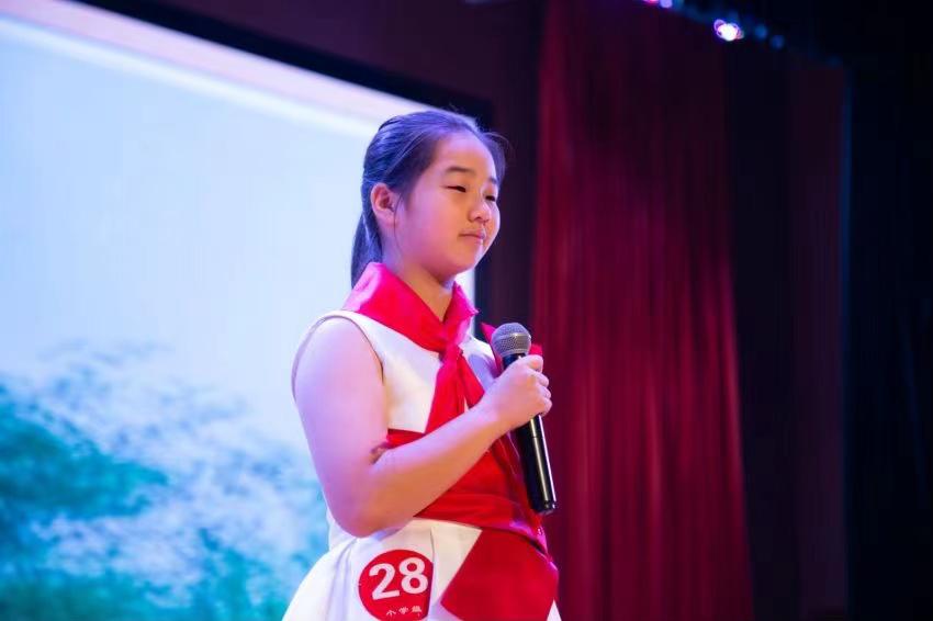 043 谢沐言王一川,女,7岁,雨花区王家冲小学一二中队少先队员.