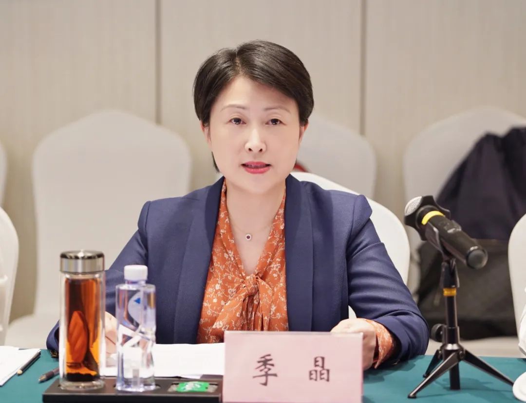 季晶在座谈中向孙巍一行的到来表示欢迎.