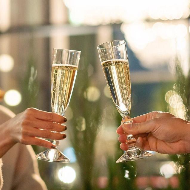 如果爱情是诗那么酒便是作者