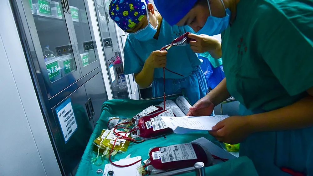 与死神赛跑百色市人民医院成功抢救产后大出血产妇