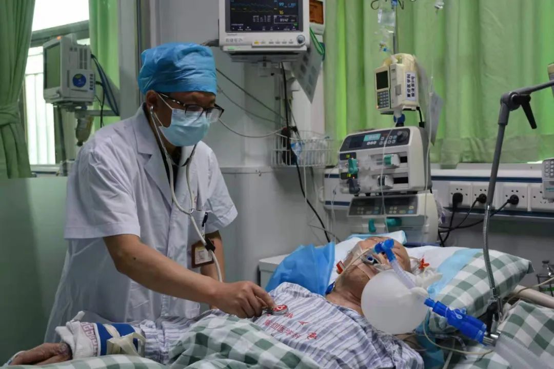 最美医护孟兵成立东莞首个昏迷促醒中心近80位植物人在他手里苏醒