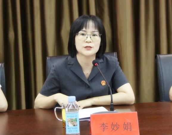 我为群众办实事以典明法典亮企业法治之路