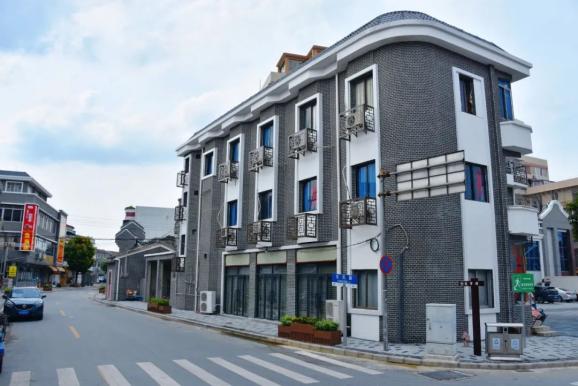 生猛河鲜绝对让你流晒口水三水芦苞镇河鲜美食街明天开业