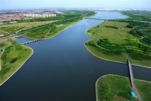 項目不遠處便是aaa級景區羊毛溝花海溼地公園,錦湖公園等城市生態綠肺