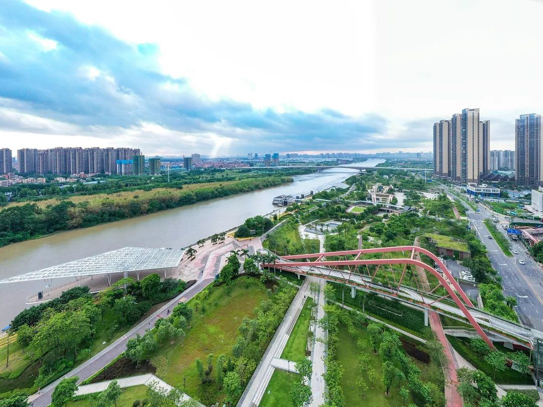 【早安,佛山】佛山新城龙舟广场 邓锦壕/摄●佛山天气●预计佛山晴间