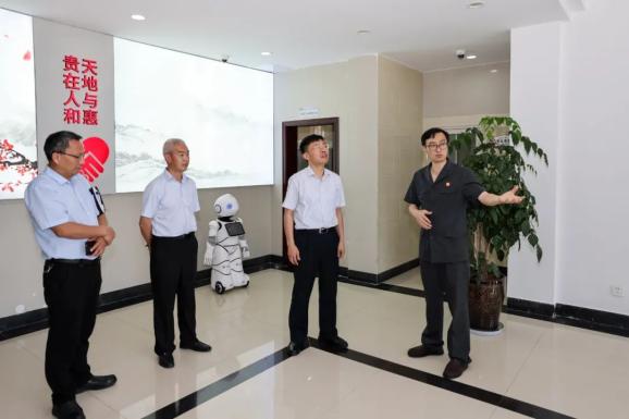 渝北区委常委政法委书记唐密视察调研诉调速裁中心