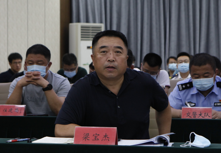 县委书记梁宝杰,县委副书记,代县长李海滨,县委常委