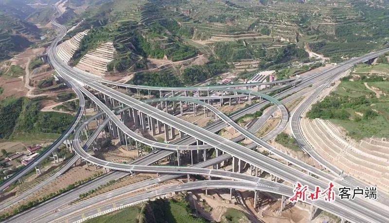 甘肃高速公路规模最大的互通立交枢纽亮相