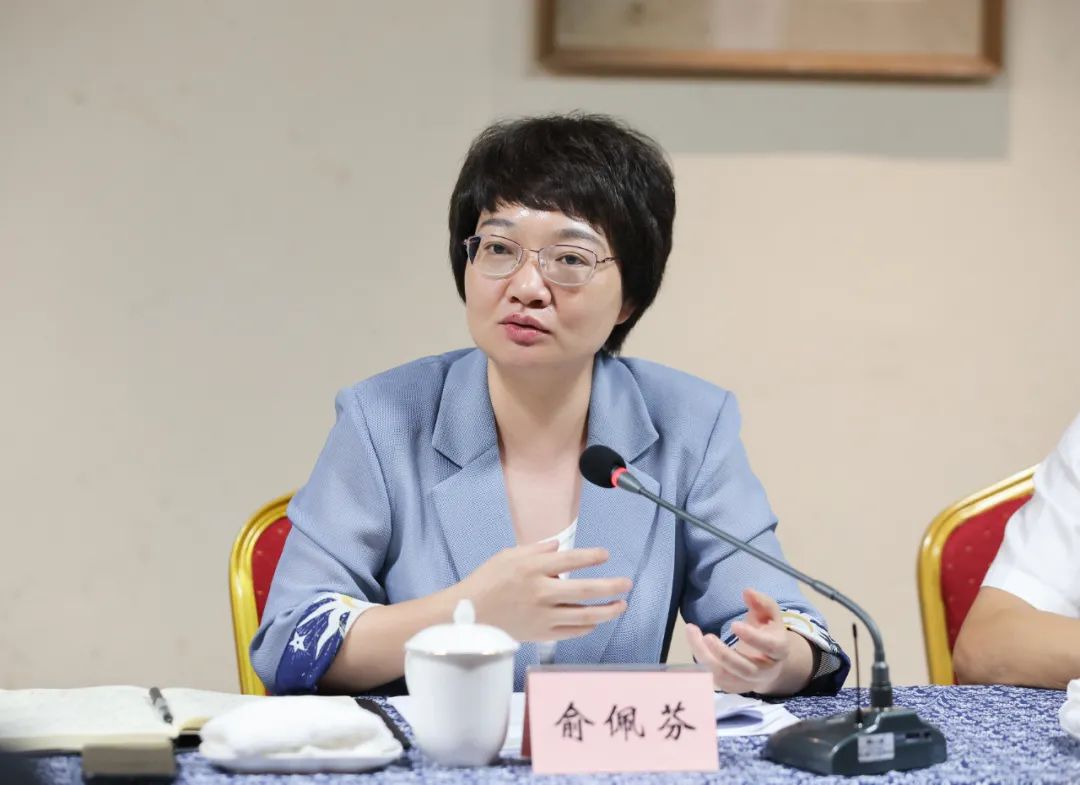 俞佩芬在全县中学校长座谈会上强调奋力打响学在浦江教育品牌