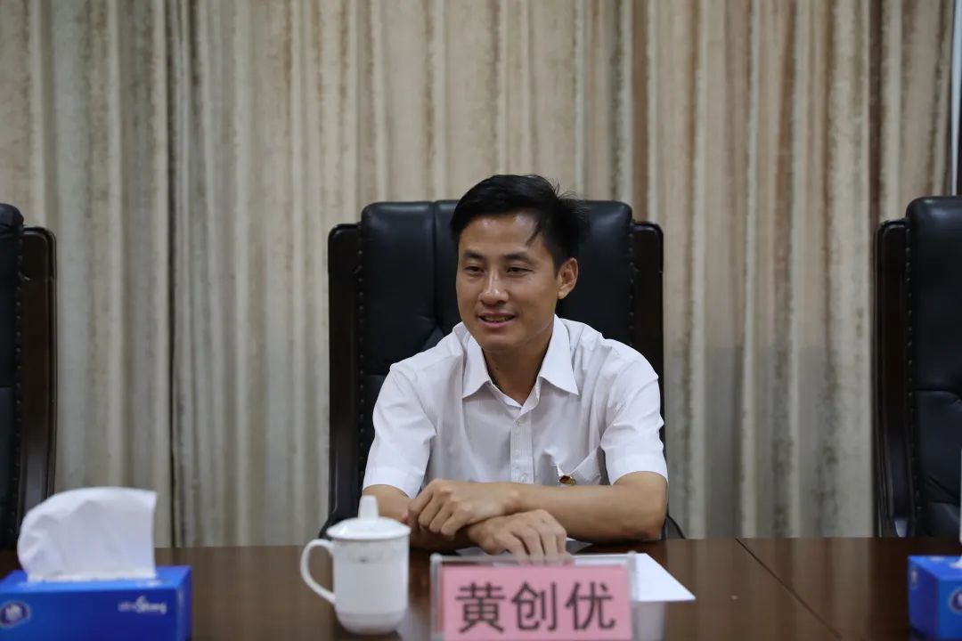 教育整顿进行时区委书记黄创优到港南法院调研政法队伍