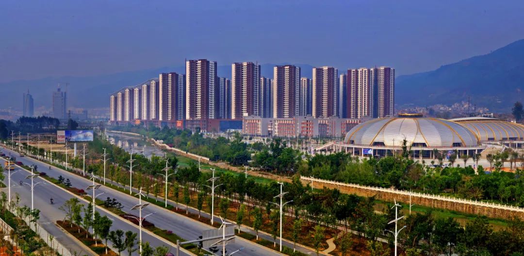 现场办公会临沧市细化方案推动三个示范区建设