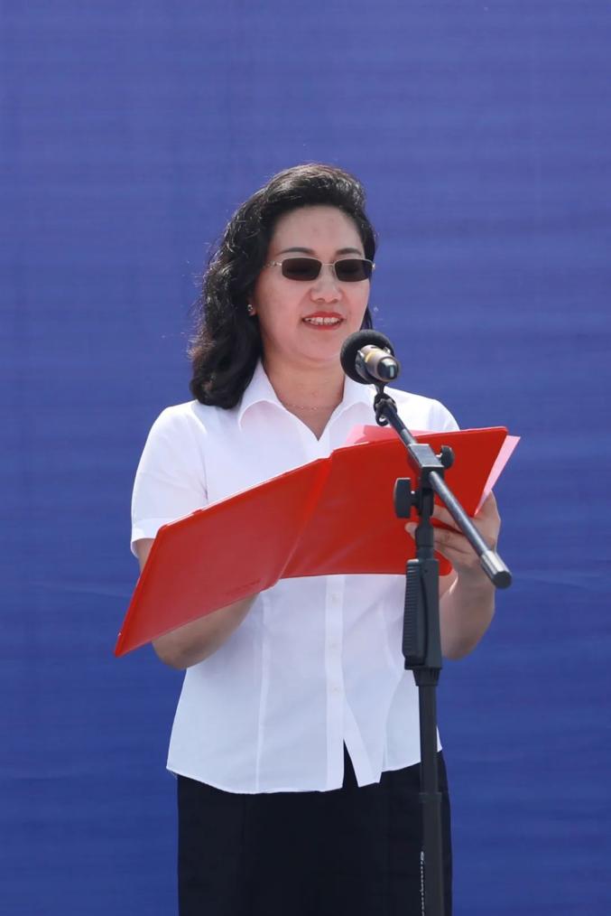 赵家云致辞省委军民融合发展委员会办公室副主任李艳,云南建设投资