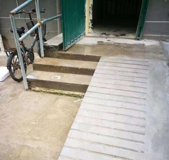 台阶变坡道普陀里让爱无碍