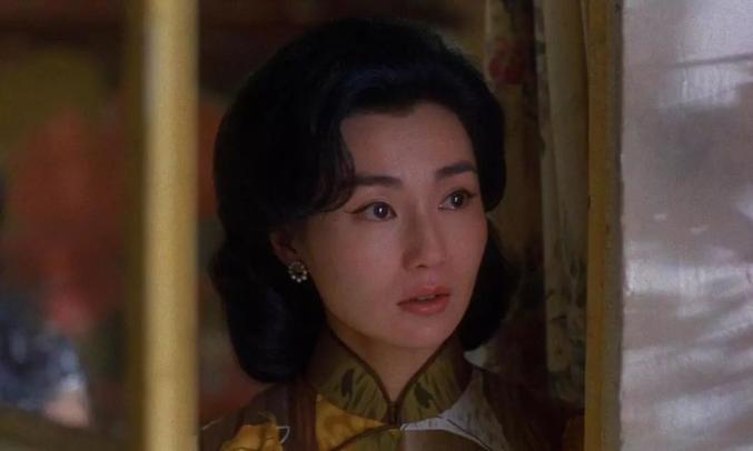 不要以为妇女服装是琐细小事,法朗士说得好:"如果我死后还能在无数