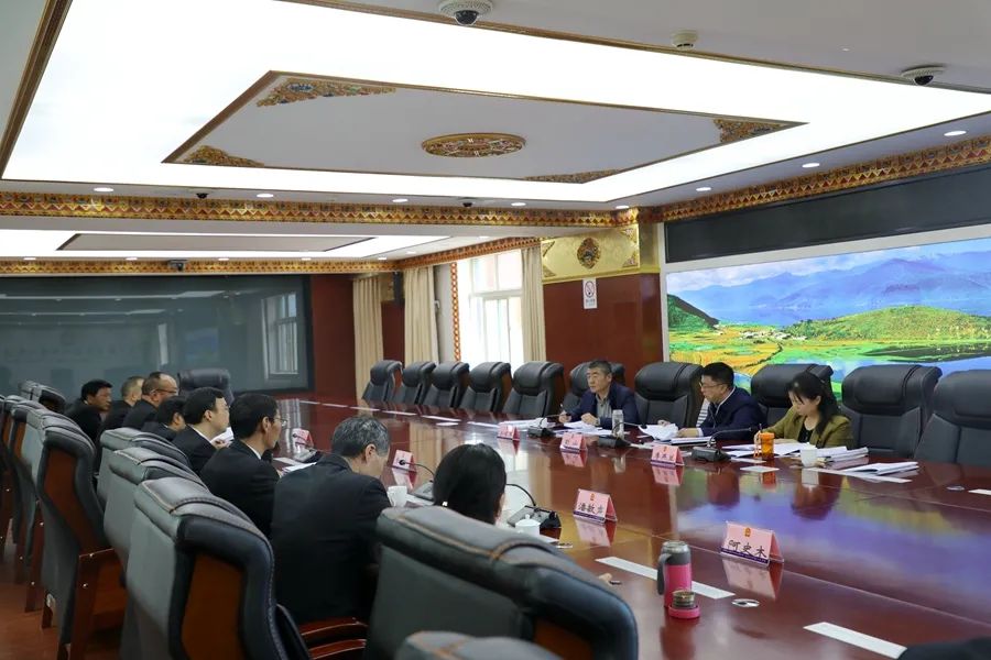 州委副书记彭山州委常委州委政法委书记李燕兰一行到迪庆中院调研指导