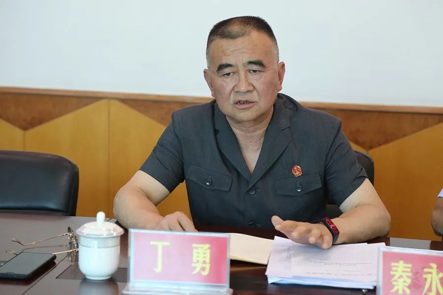 昭通市中级人民法院党组成员,执行局局长丁勇带领工作督导组到盐津县