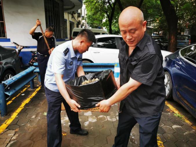 【我为群众办实事】风雨再大有我在，河西公安民警奋战防汛一线澎湃号·政务澎湃新闻 The Paper 2838