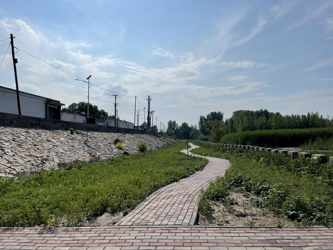 推进幸福民生改善人居环境护坡美岸式带状公园来报道