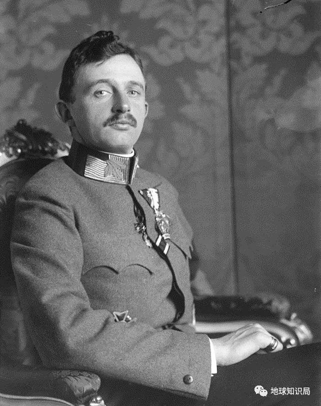 霍尔蒂在军官们的支持下成为了匈牙利的最高统治者,并始终保留了海军