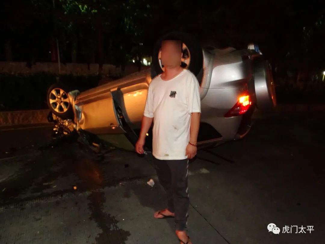 我為群眾辦實事男子穿拖鞋醉駕還低頭找手機小車追尾側翻4車受損