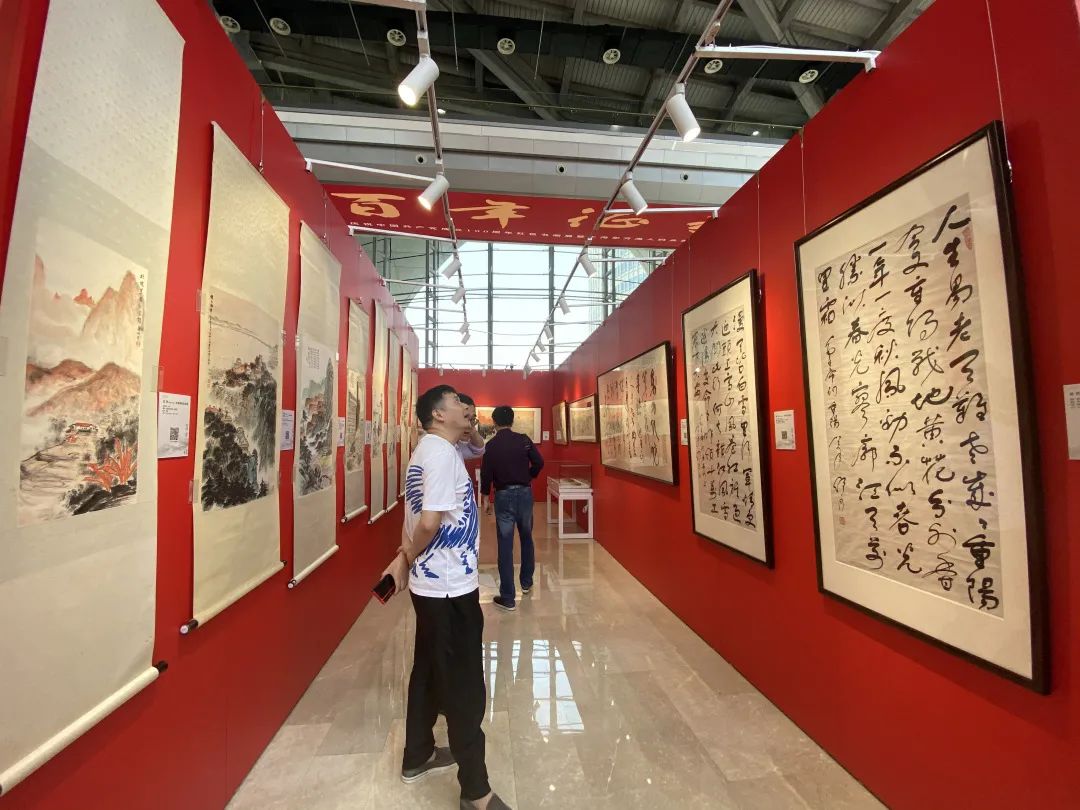 转载请注明出处文字/摄影:陈涛原标题:《杨浦滨江的这场主题画展,不要