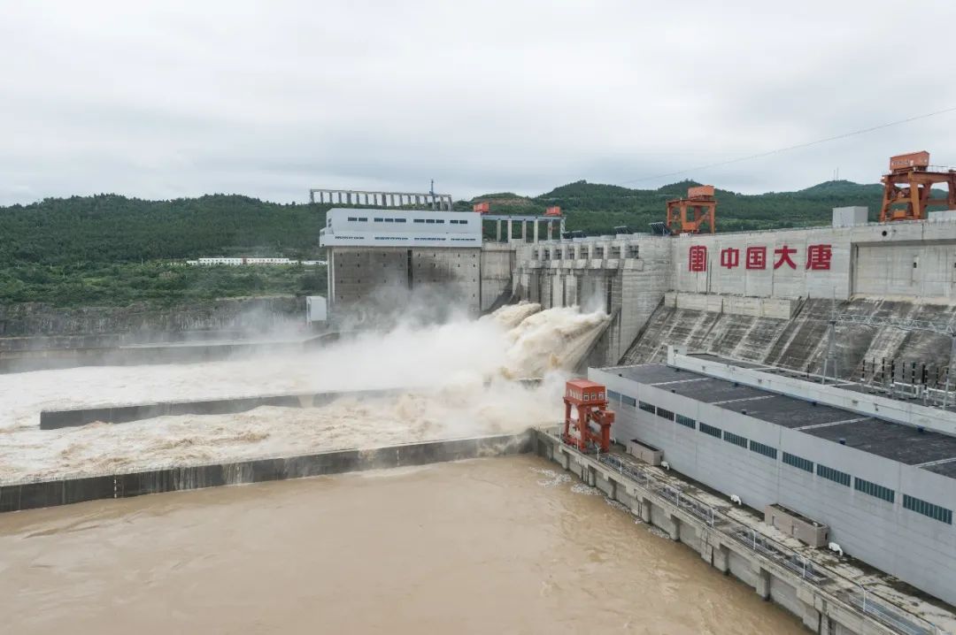 四川省全力应对嘉陵江岷江洪水科学调度水利工程防洪减灾效益显著