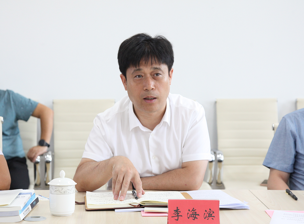 李海滨指出 金融小镇项目是新生事物,十分符合香河的产业定位,在京津