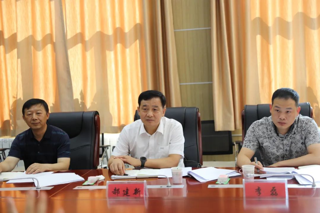 7月13日,市政法队伍教育整顿督导组李森茂一行到市中院督导政法队伍