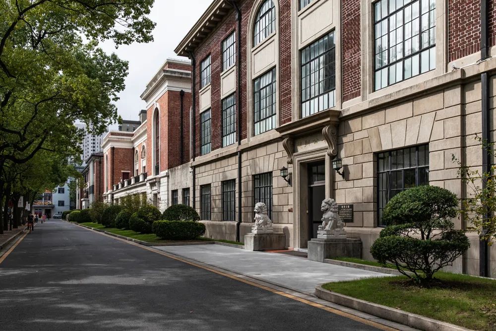 老建築的上海故事華山路1954號中國唯一跨越三個世紀的大學校園