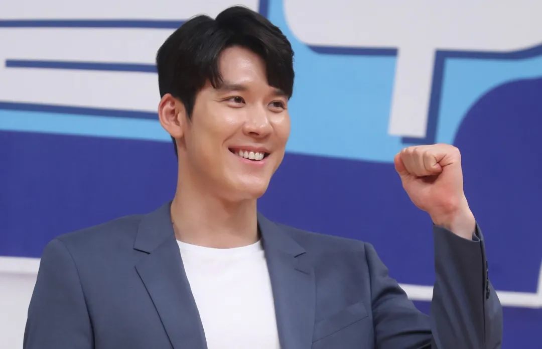 韩国游泳名将朴泰桓确诊新冠