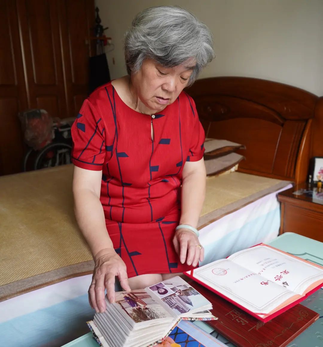 陈帼英回看老照片