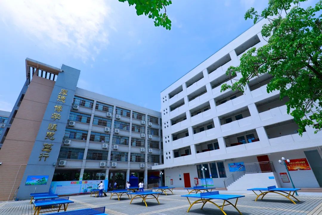 肇庆市百花中学学校饭堂与宿舍完工图.