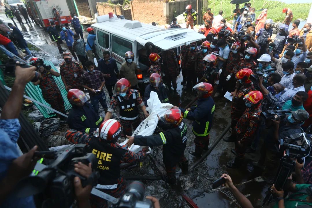 消防通道被锁工厂火灾致52人死亡