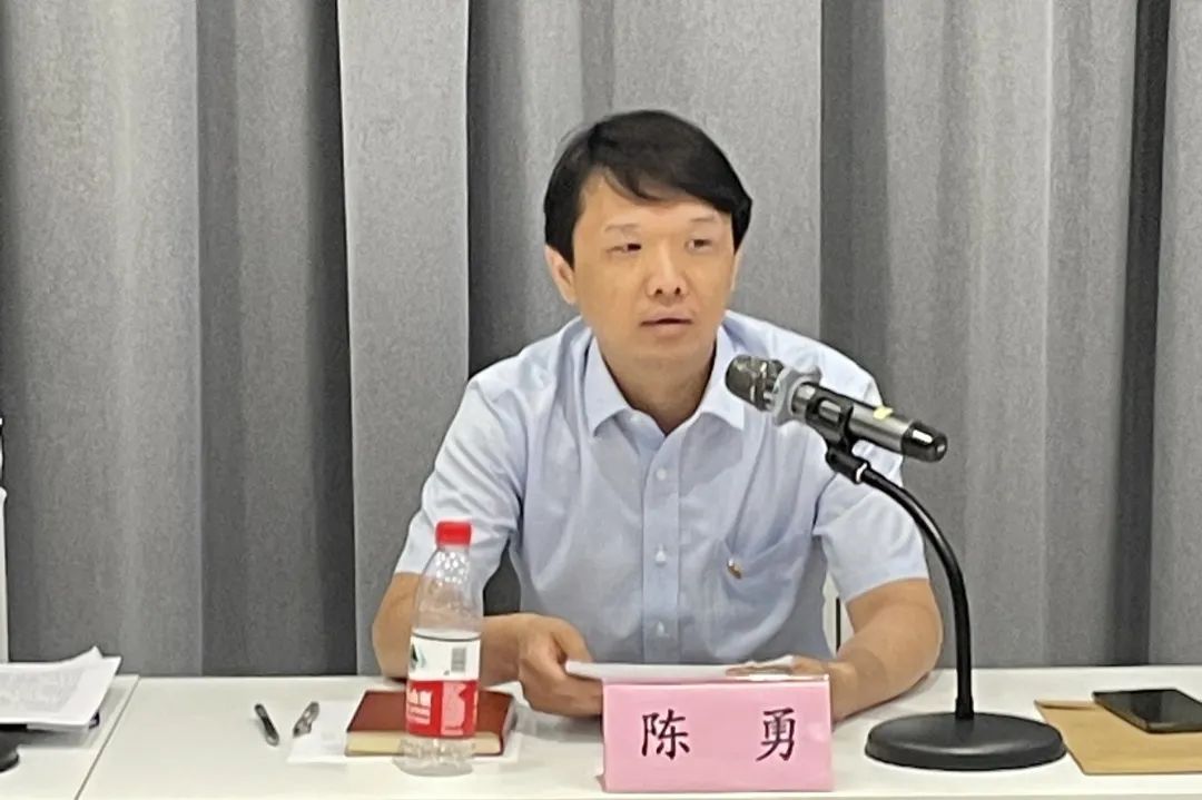 治理的建议与意见:△要从高处着眼,探索与上海城市精神品格相契合的软