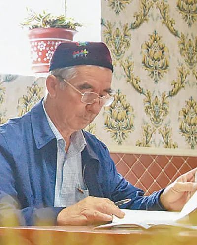 教育整顿学先进七一勋章获得者买买提江吾买尔只要乡亲们需要我一直都