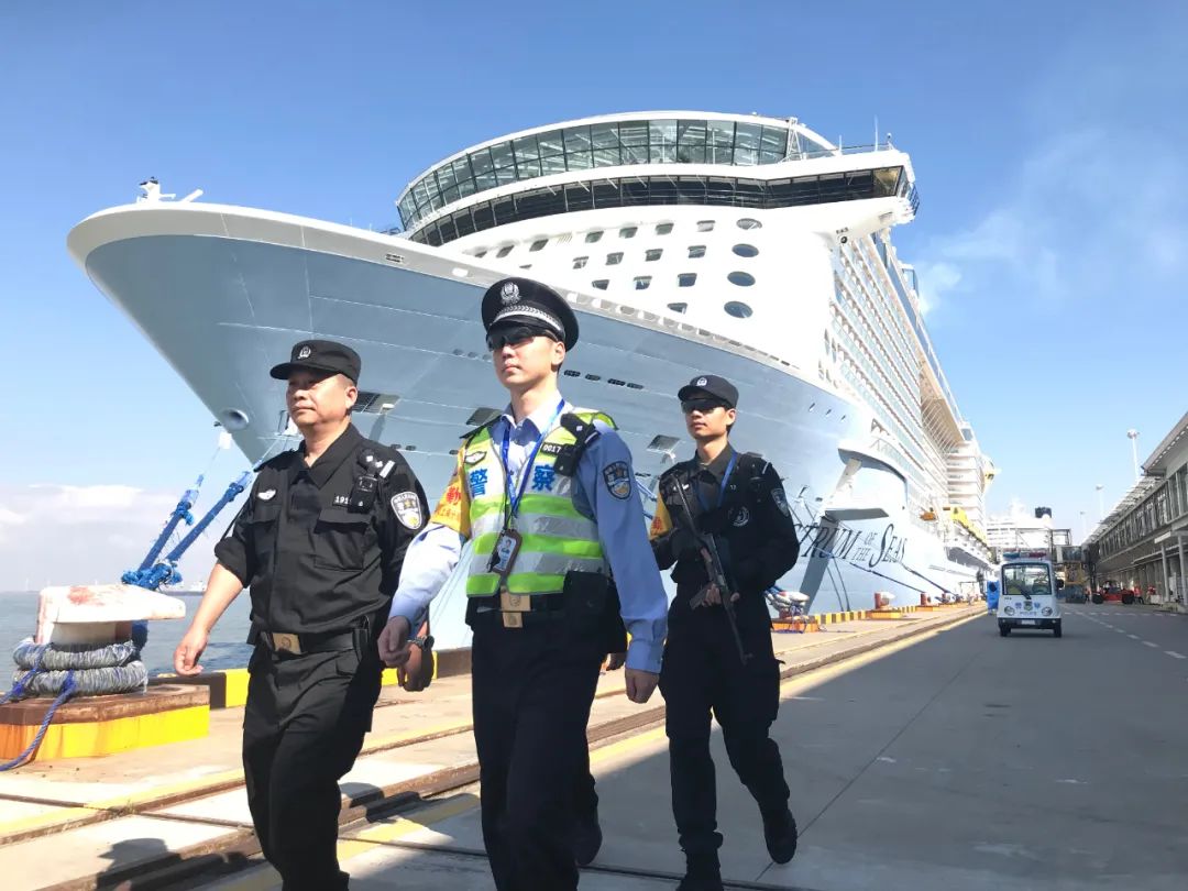 长江航运公安局:守护一江清水浩荡东流