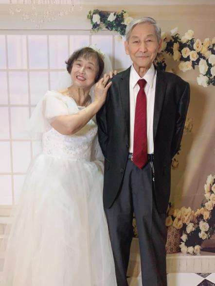 百歲老人拍全家福結婚40年他們有了結婚照丨百年輝煌定格瞬間禮遇最美