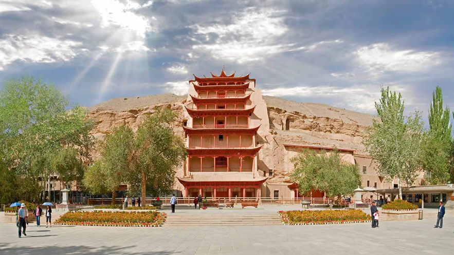 百名书记讲党史莫高精神扎根大漠守护国家宝藏砥砺奋进书写敦煌文化