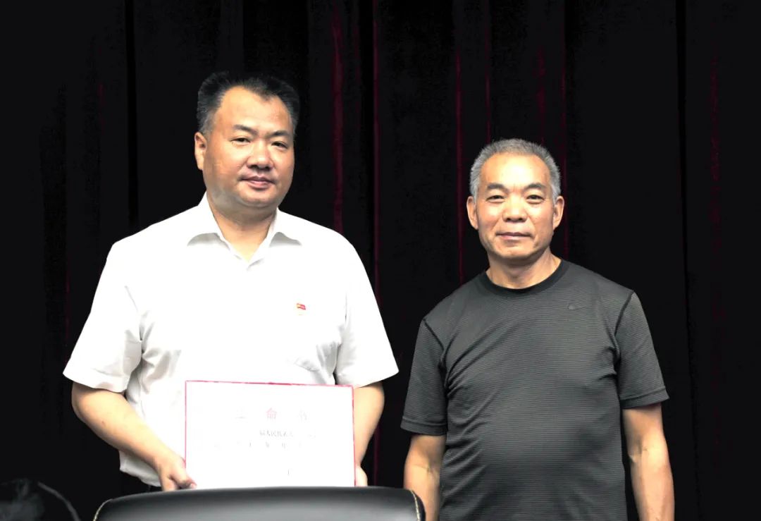 通过区政府对李宏峰同志的任职提请,决定任命李宏峰同志为老城区人民