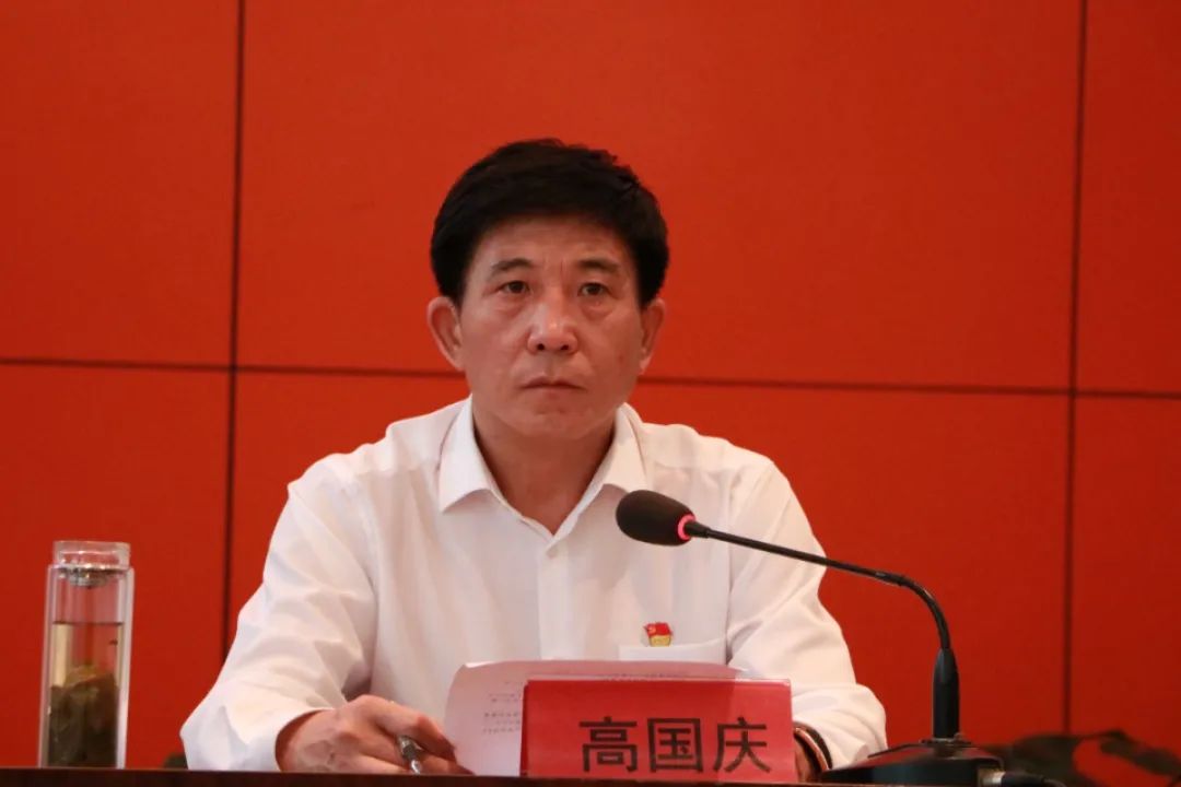 高国庆代表市纪委常委会就新一届市纪委班子自身建设讲了意见,他指出