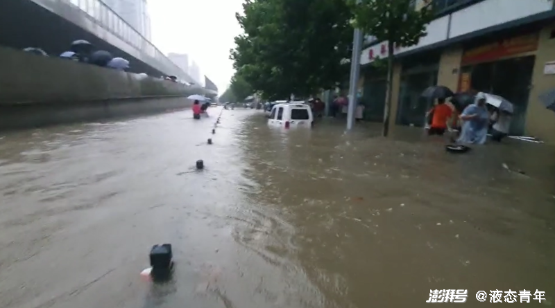 郑州市20日下午的街道情况。图片由受访者提供