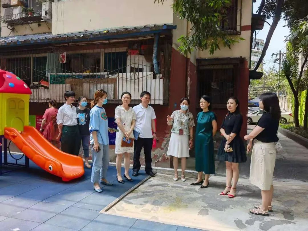 儿童友好 区政府副区长,区妇儿工委主任文华调研指导锦华路街道