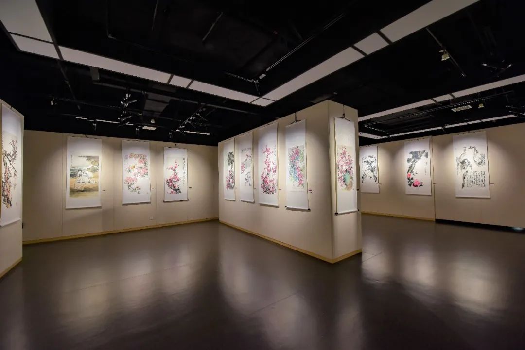 刘玉炉原标题:《百年奋斗 新程启航|温州举行庆祝中共百年华诞书画展