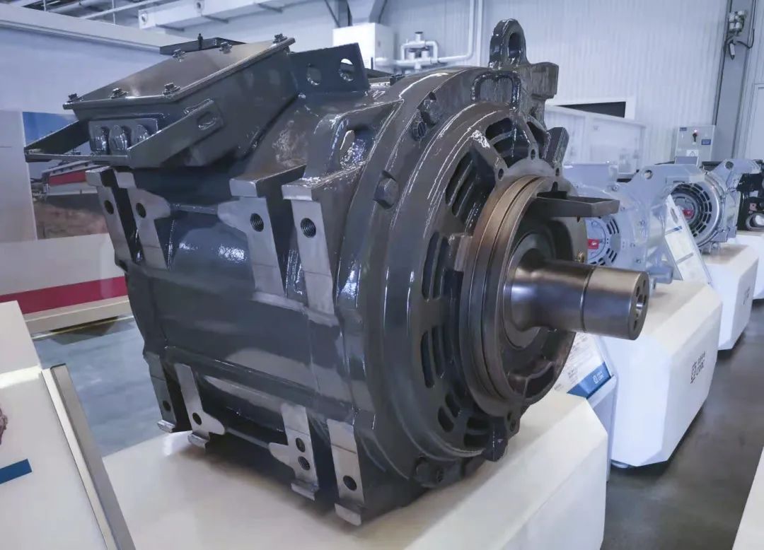 中车株洲电机为了让大家更加了解中国中车研制的高原内电双源"复兴号"