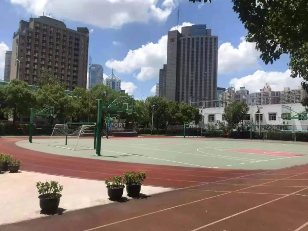 00~17:00 开放设施:操场,篮球场 校区地址:茅台路625号 #13 泸定中学