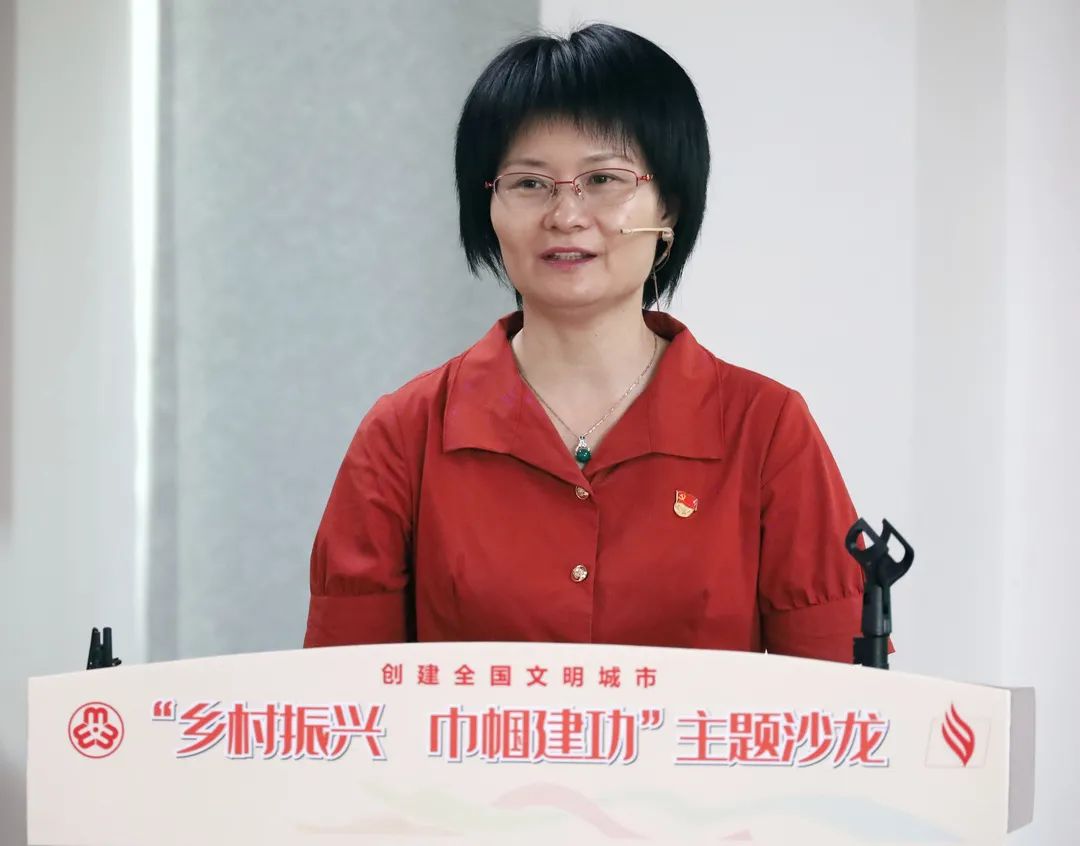 市农业信息中心主任张凤梅发言.