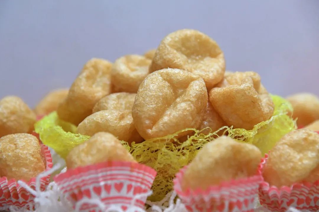 对云浮饮食文化的演变过程,尤以民间的美食和特产为重点进行一次梳理