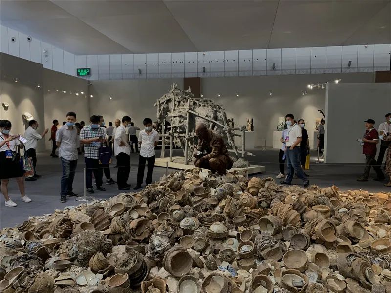 展览对话 | 吕品昌艺术四十年:在探索中远游,又在探索中回归