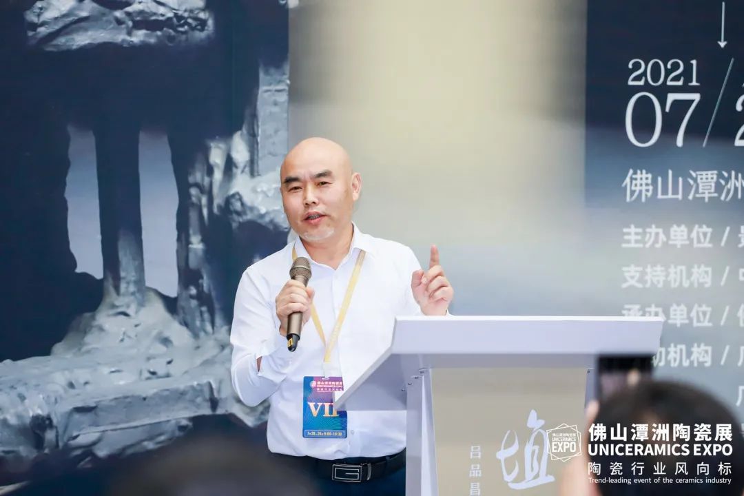 展览对话 | 吕品昌艺术四十年：在探索中远游，又在探索中回归