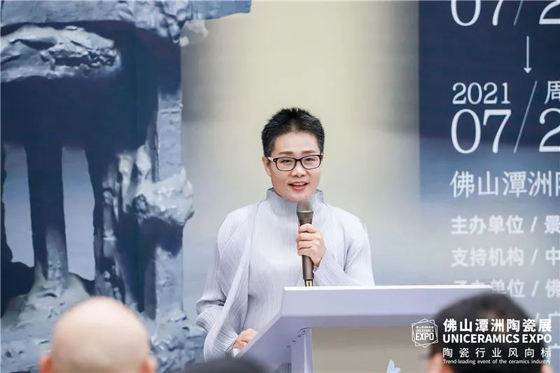 展览对话 | 吕品昌艺术四十年：在探索中远游，又在探索中回归